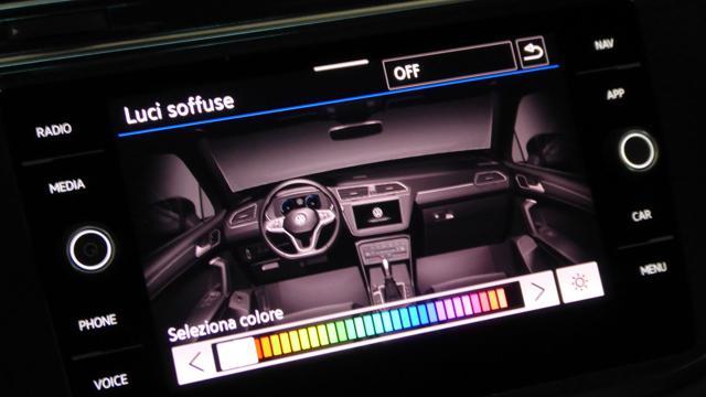 VOLKSWAGEN Tiguan 2.0 TDI 150 CV SCR DSG Elegance