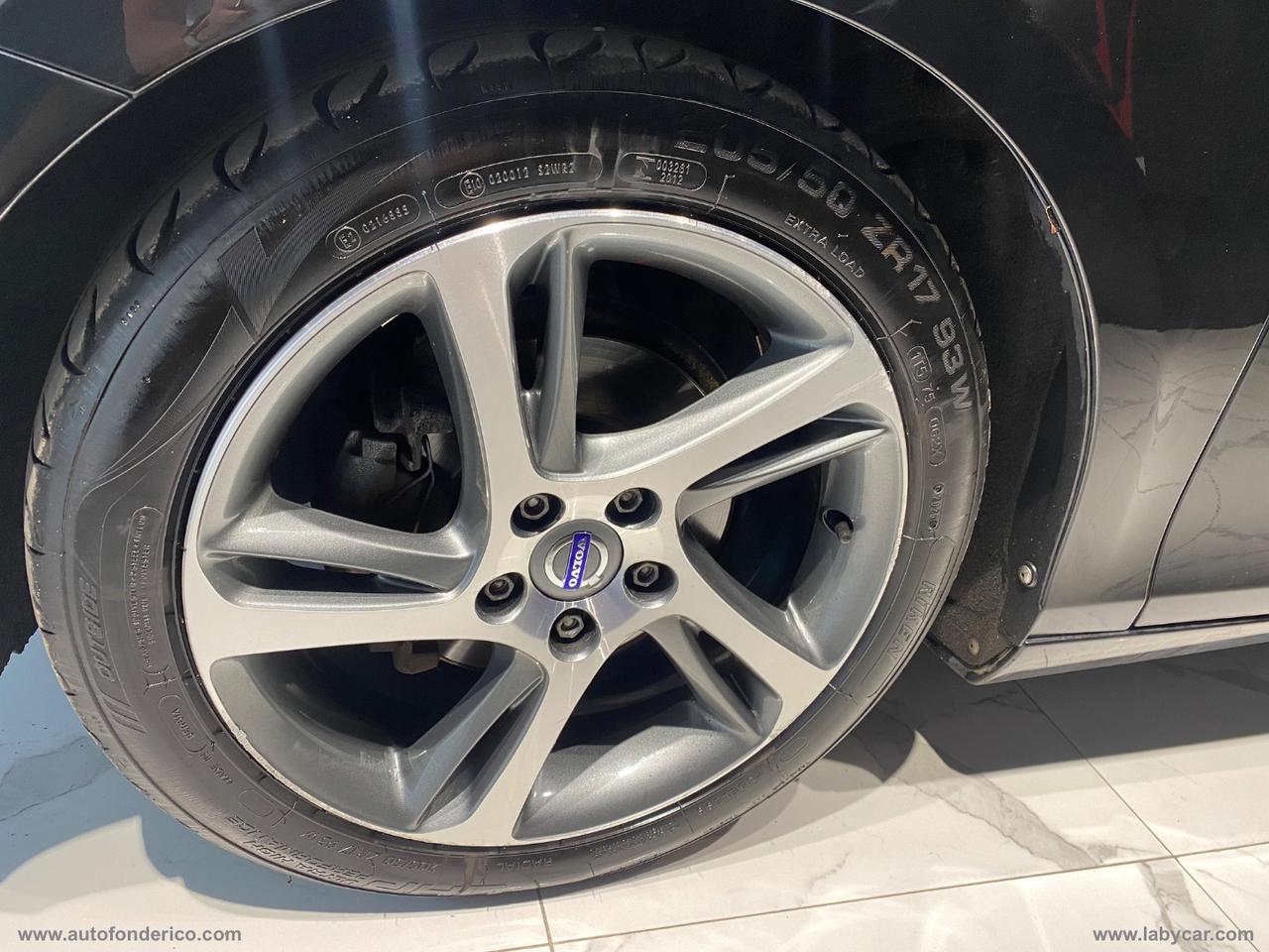 VOLVO V40 Cross Country D2 1.6 Kinetic