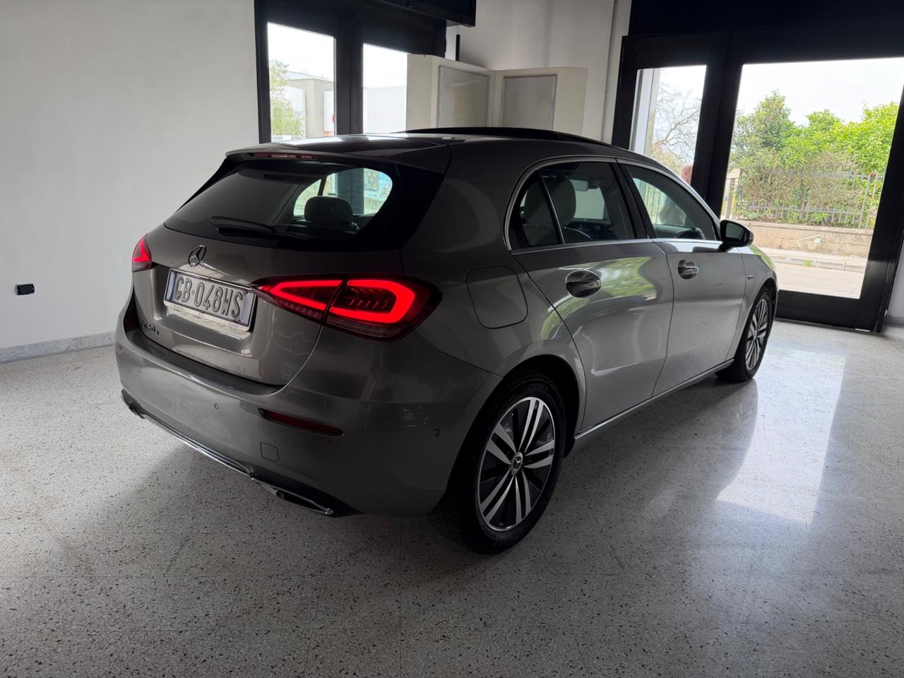 Mercedes-benz A 250 e hybrid EQ Premium