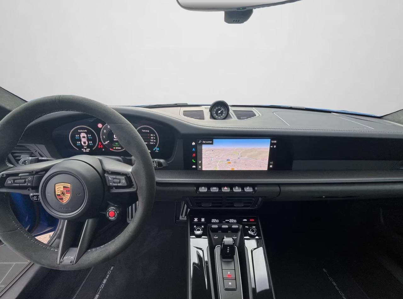 Porsche 911 Coupe 3.6 Carrera GTS Hybrid