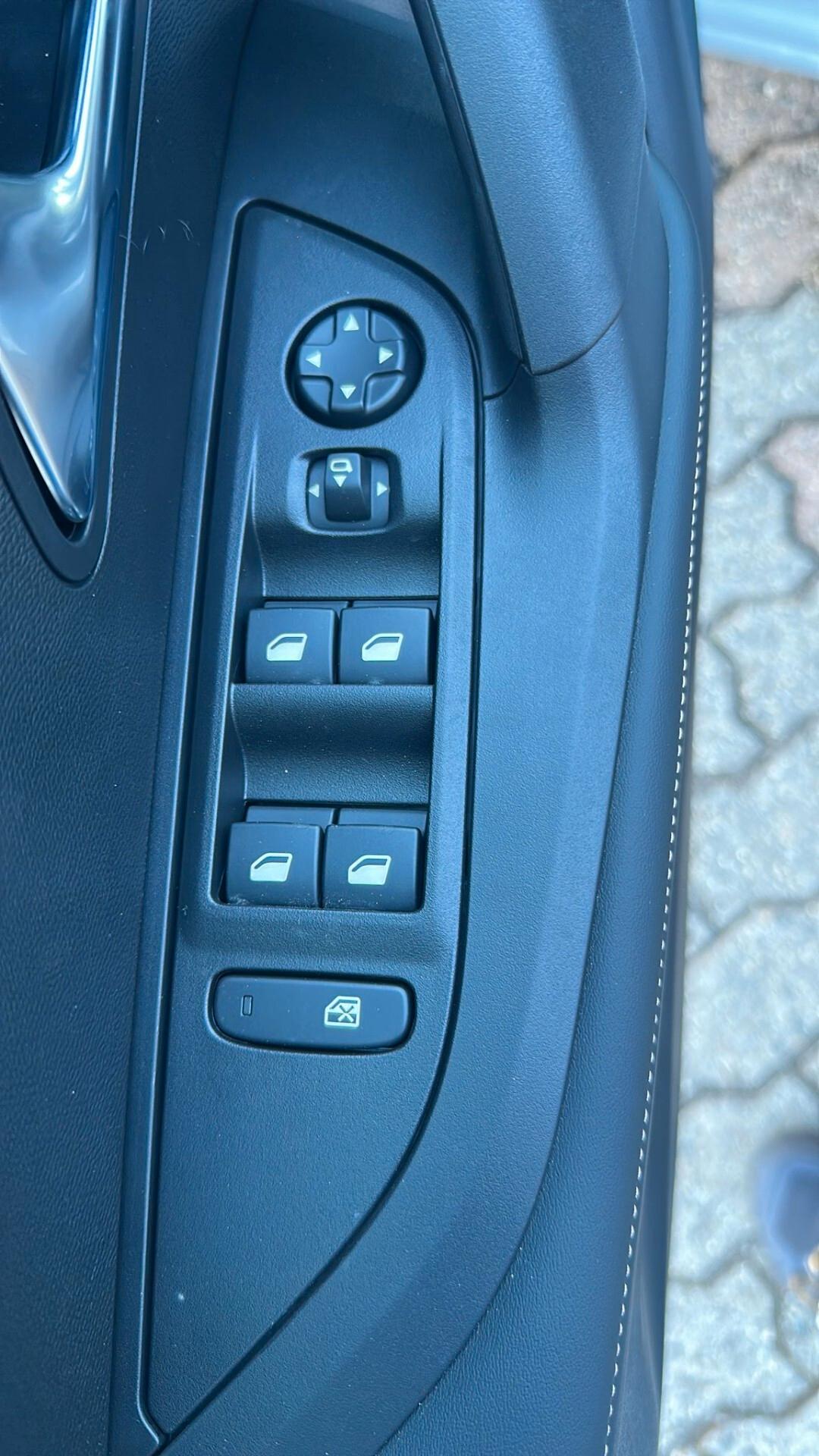 Peugeot 2008 PureTech 100 S&S Allure