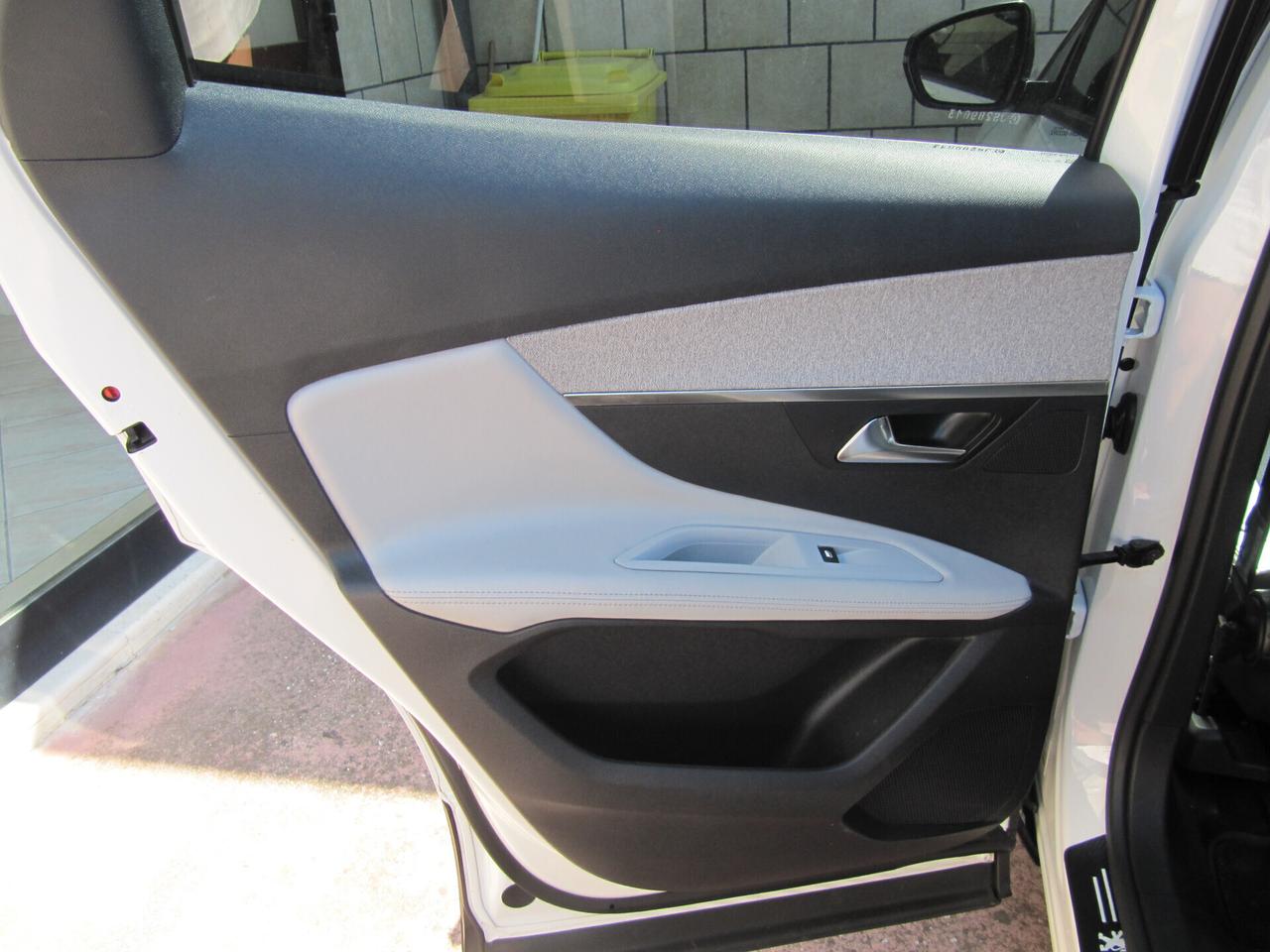 Peugeot 3008 BlueHDi 130 S&S EAT8 Allure - AUTOMATICO