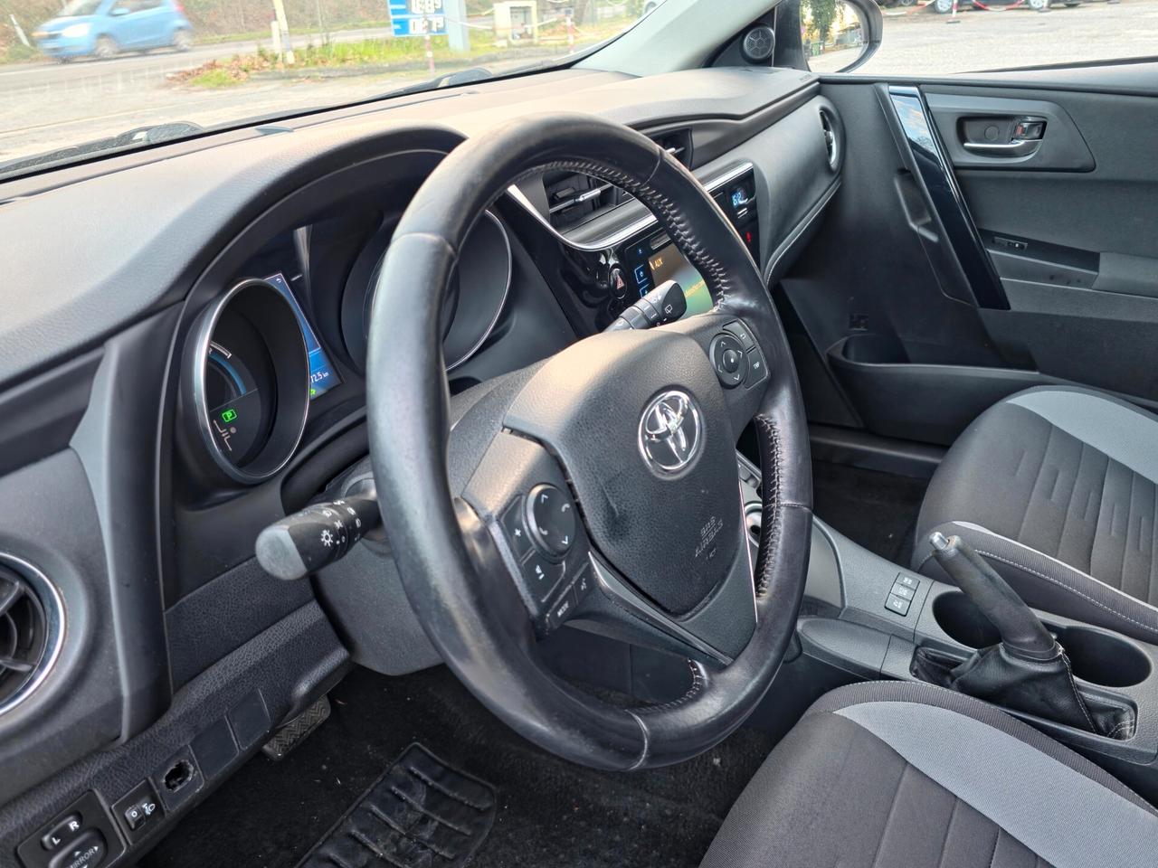 Toyota Auris Touring Sports 1.8 Hybrid Lounge 2015-E6B Automatico NEO