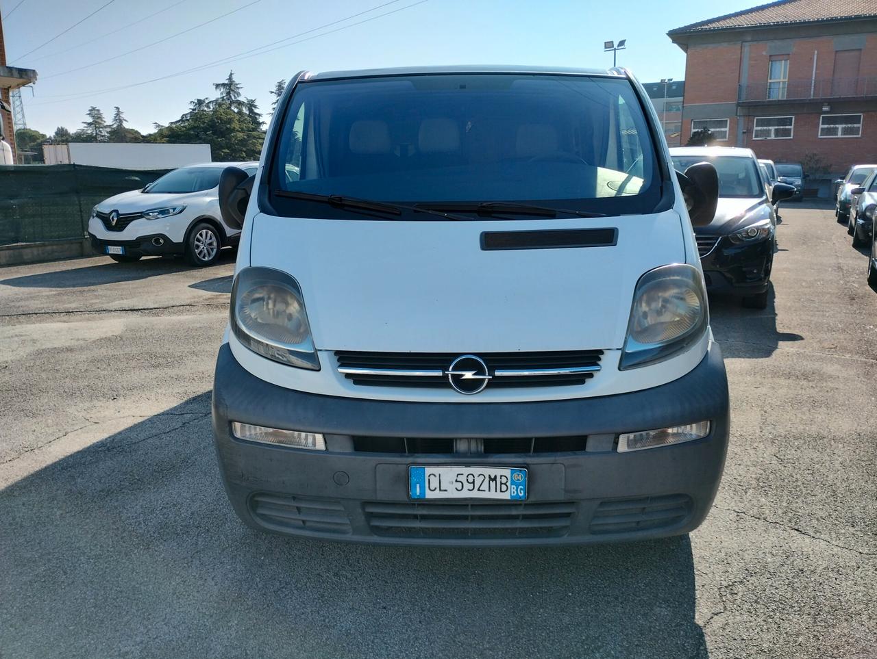 OPEL VIVARO 1.9 DIESEL 74KW 2004