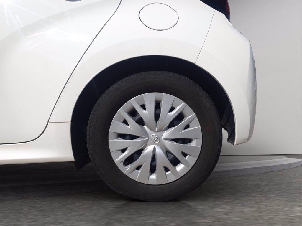 TOYOTA Yaris 1.5h active del 2022