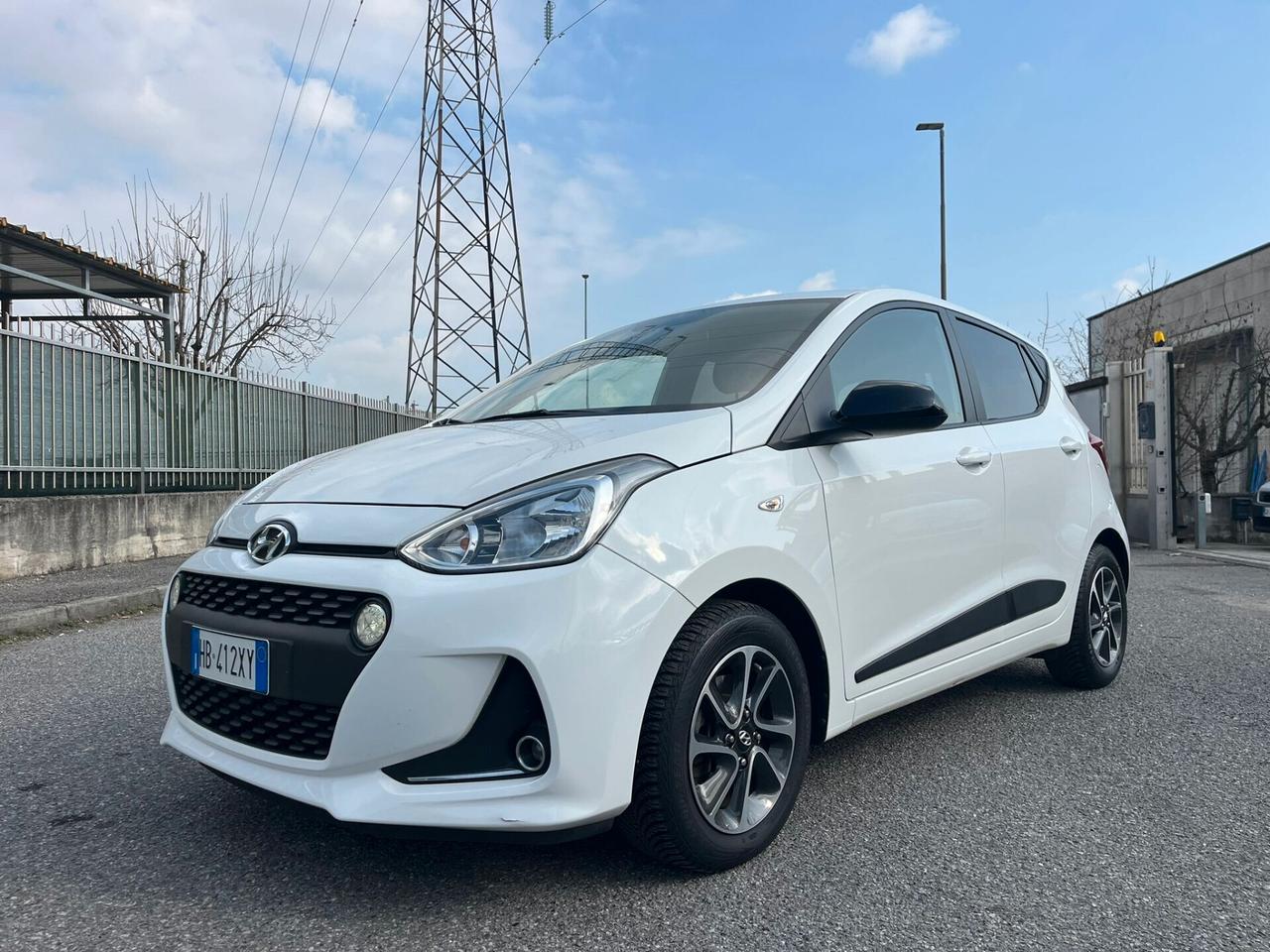 Hyundai i10 1.0 BENZ SOLO 20.000KM