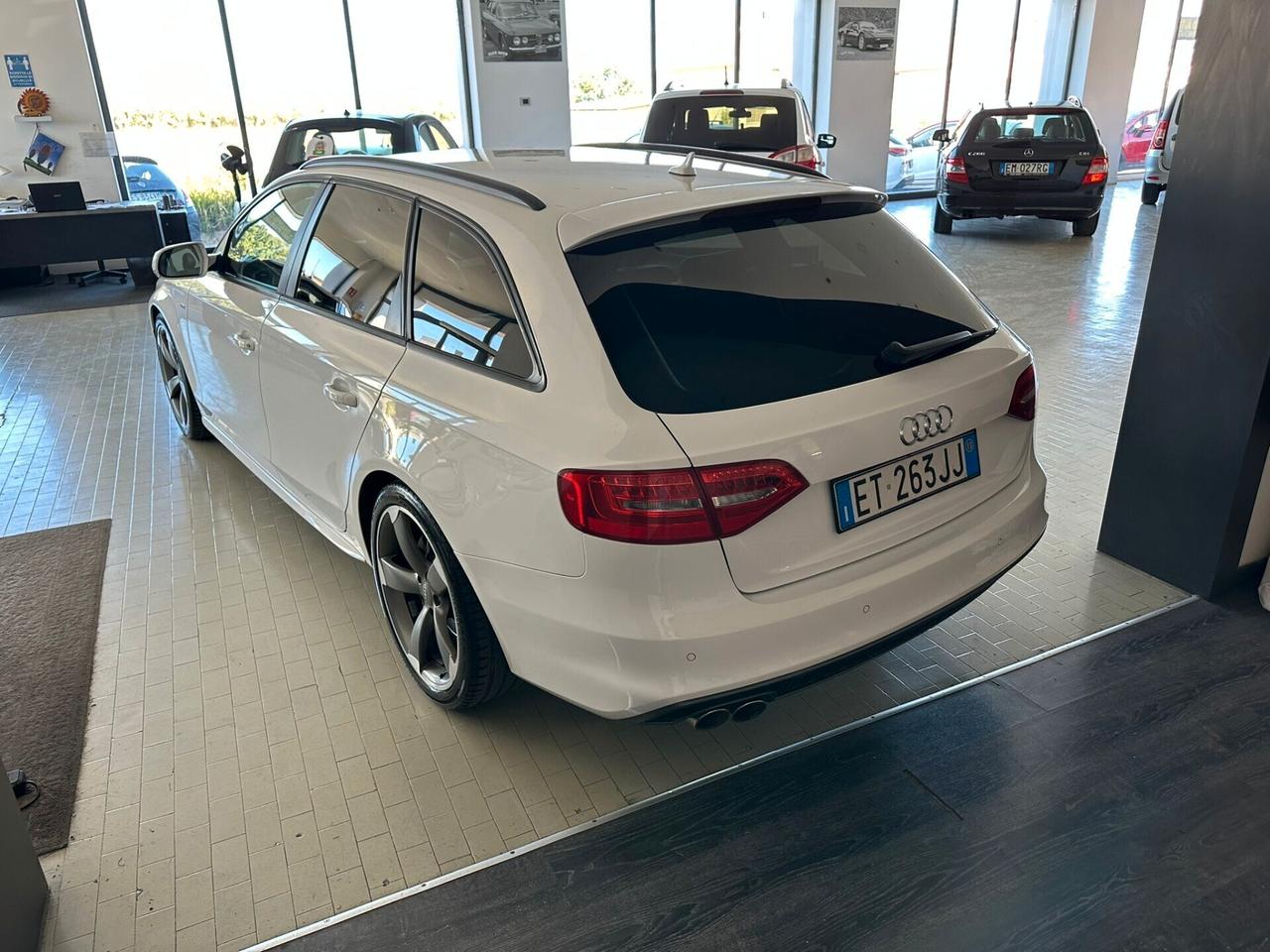 Audi A4 Avant 2.0 TDI 177CV quattro Business Plus S-LINE AUTOMATICA