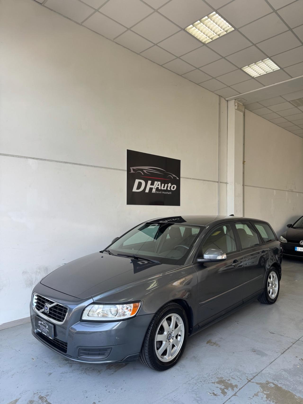 Volvo V50 D2 R-design