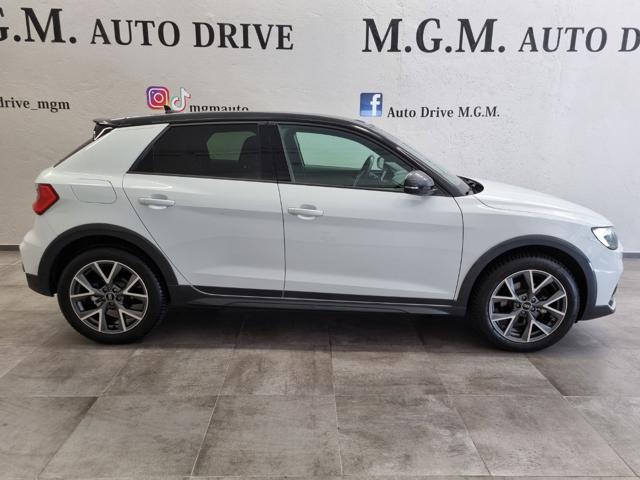 AUDI A1 citycarver 30 TFSI S tronic Identity Contrast