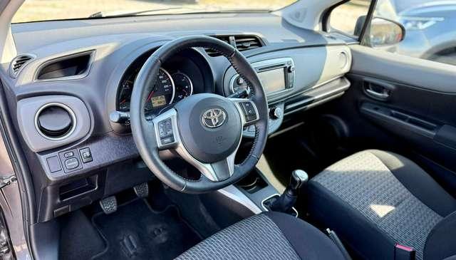 Toyota Yaris 2011 5p 1.0