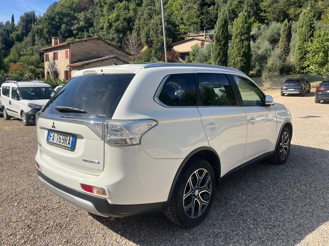 Mitsubishi Outlander 2.2 Diesel // 4X4 // 7 Posti