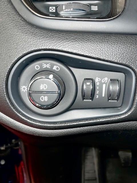 JEEP RENENADE LIMIUTED 2WD T3 120CV BENZINA XENO OK NEOPATENTATI