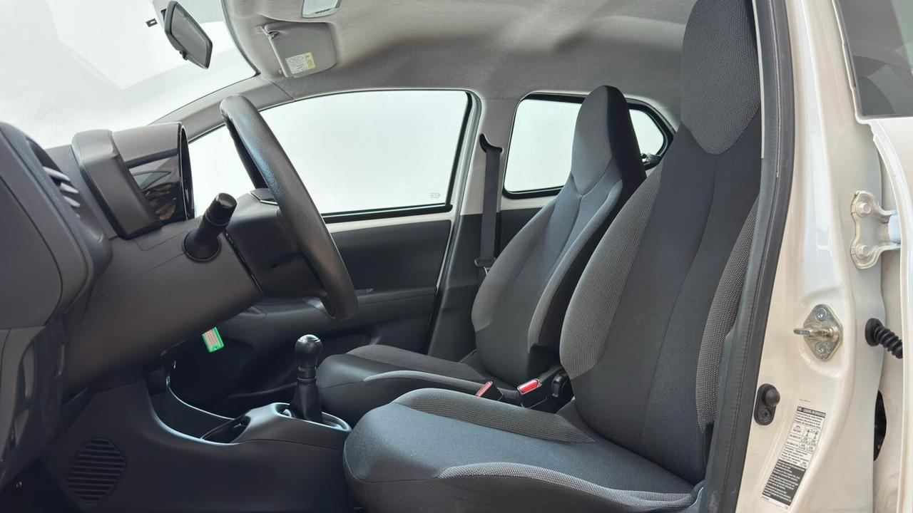 Toyota Aygo Connect 1.0 VVT-i 72 CV 5 porte x-fun