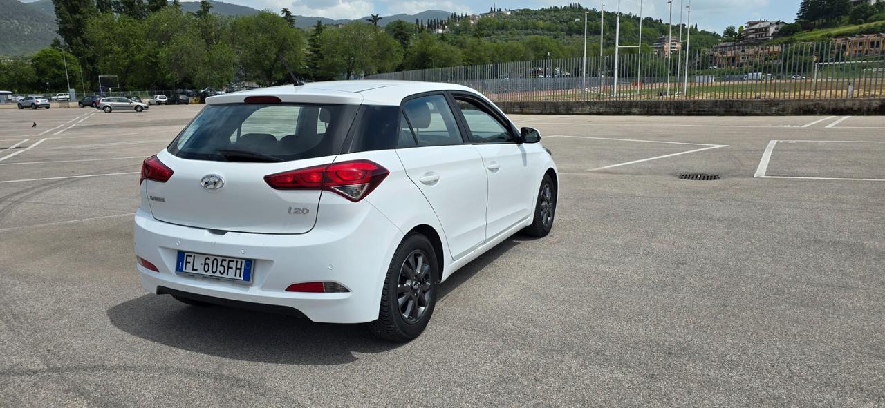 Hyundai i20 1.2 5 porte Econext Blackline