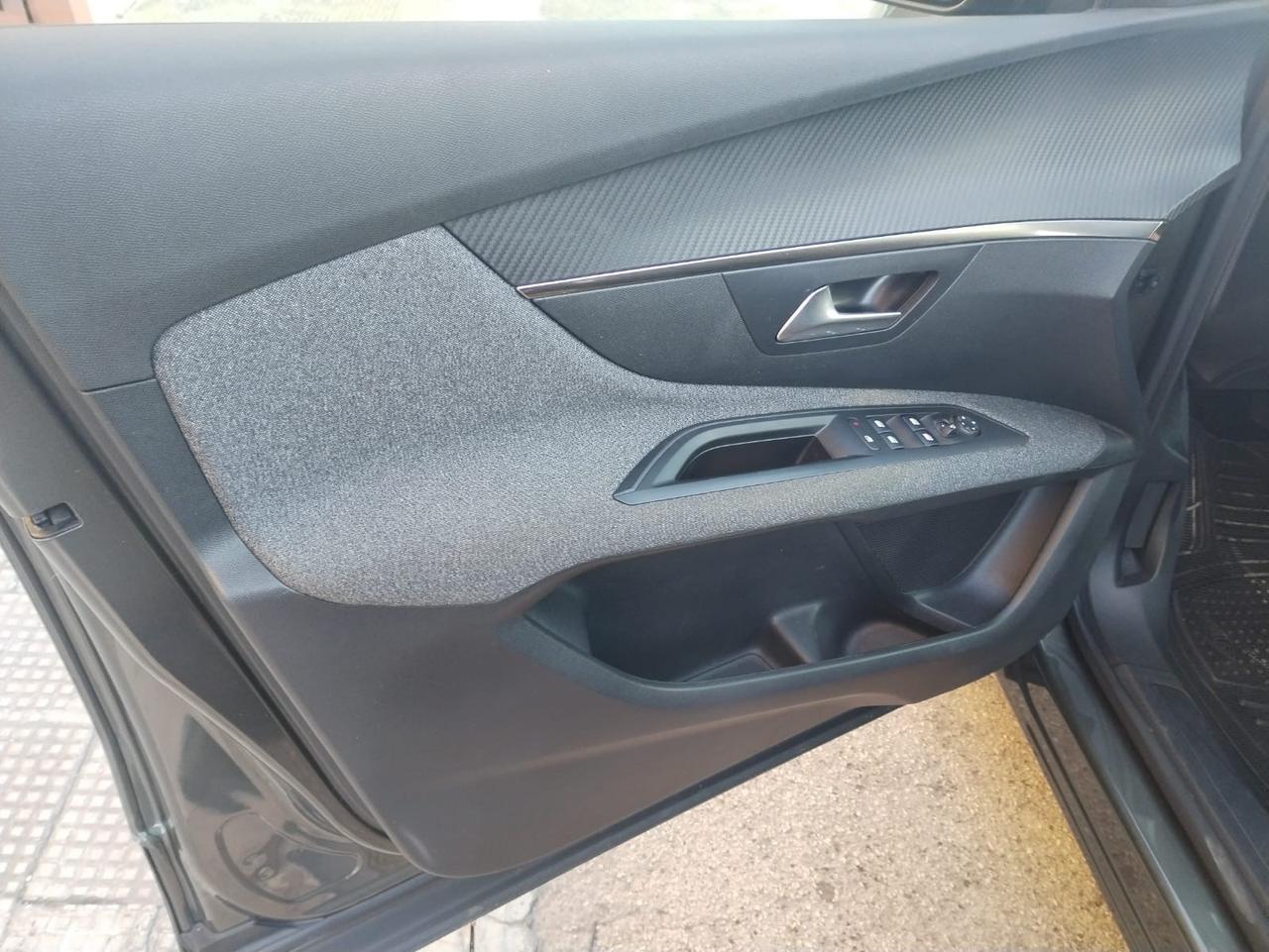 Peugeot 3008 BlueHDi 130 S&S Allure