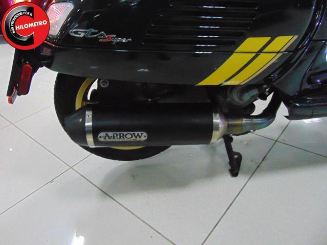 VESPA GTS 300 Super HPE (Pneumatici nuovi)