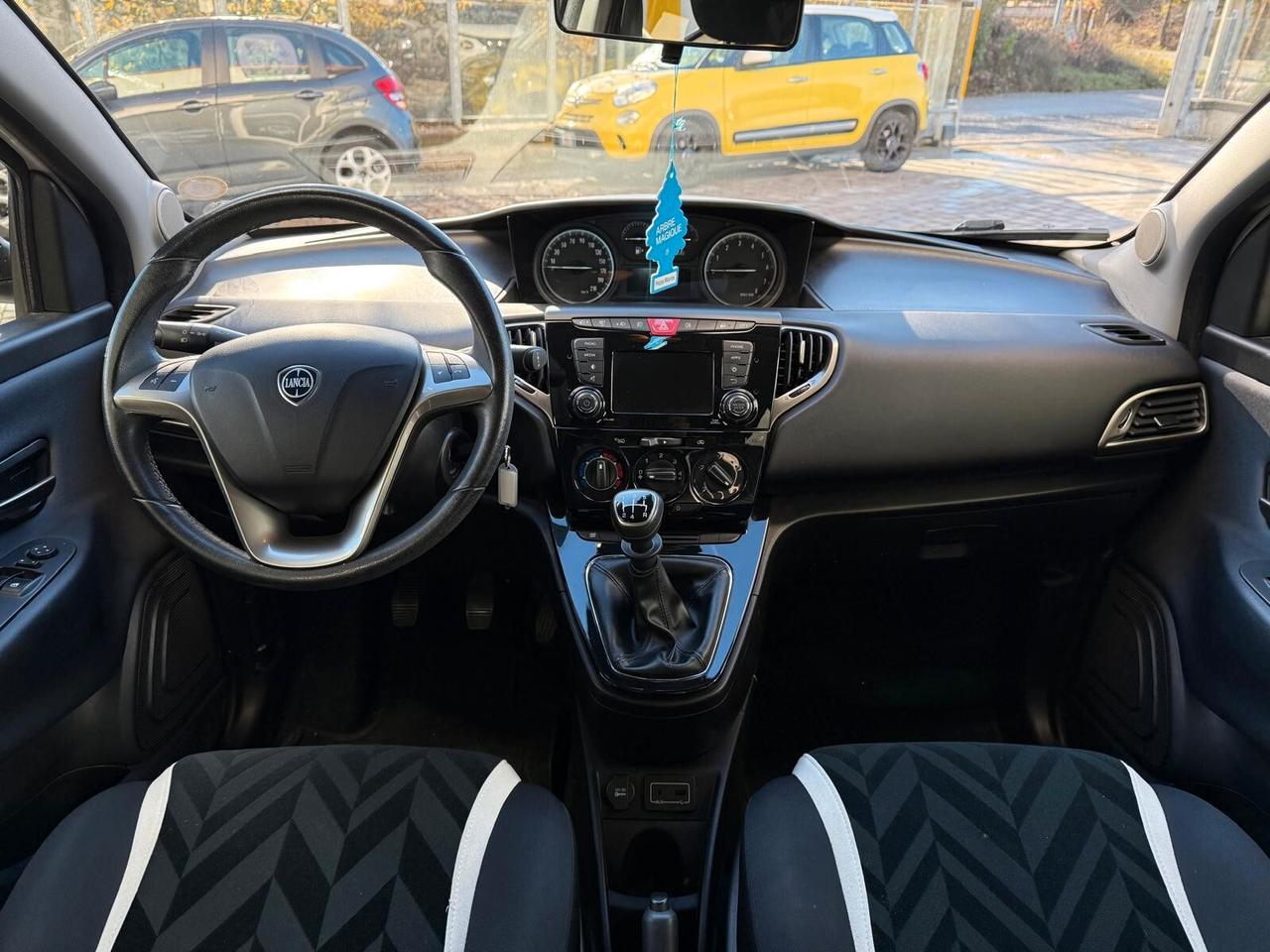 Lancia Ypsilon 1.2 69 CV 5 porte Gold
