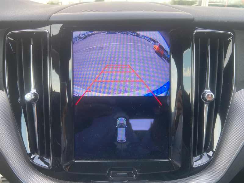 VOLVO XC60 2.0 b4 R-design AwD AuTo
