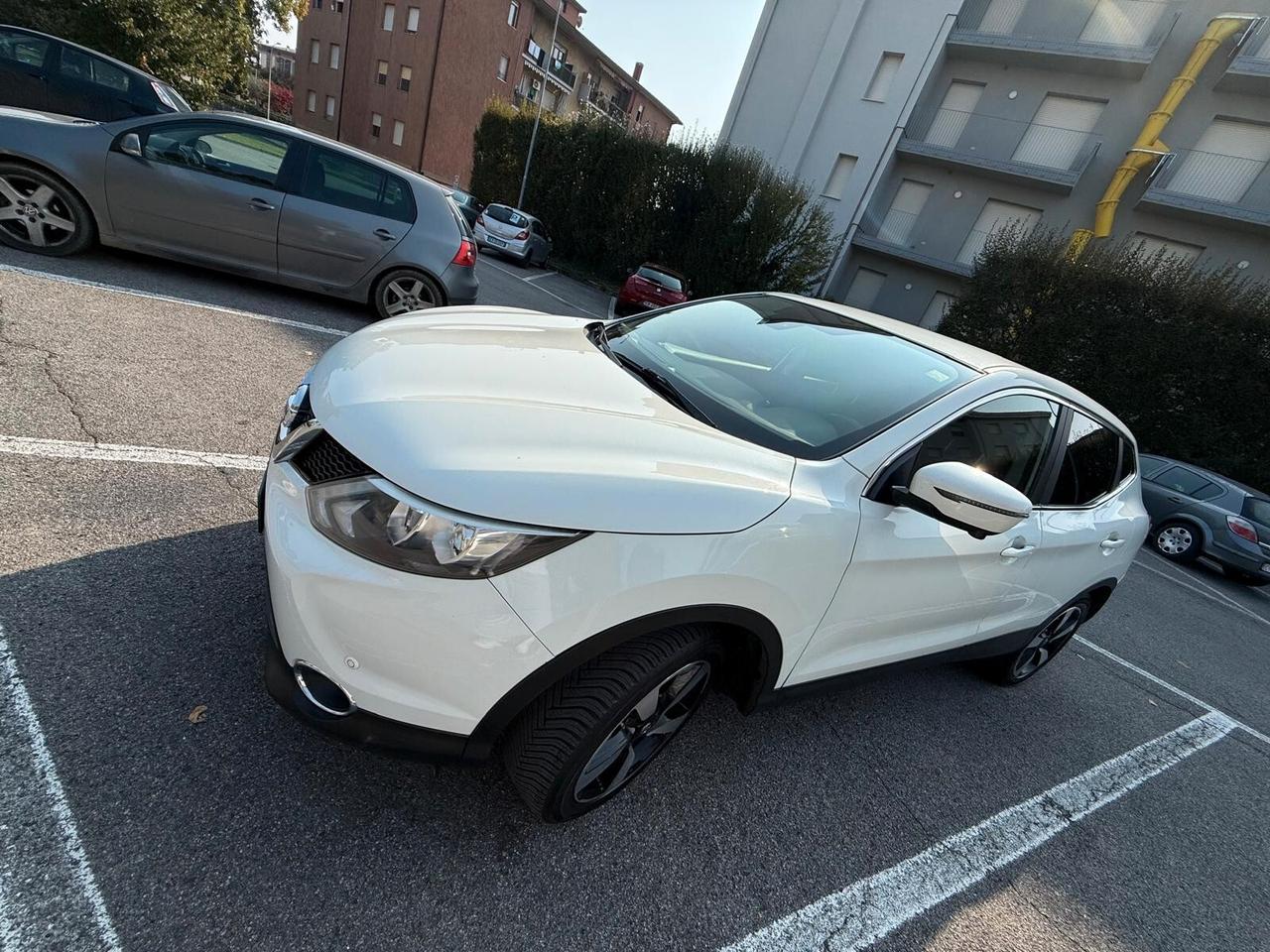 Nissan Qashqai 1.6 dCi DPF 360