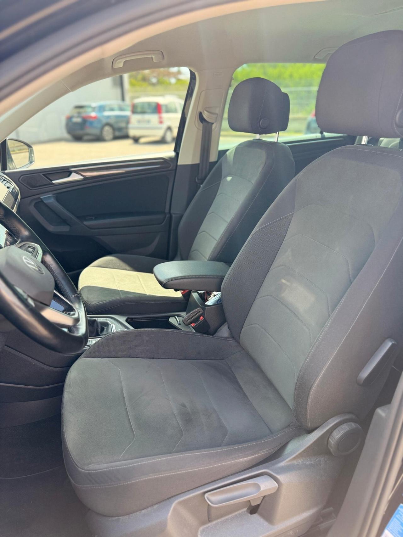 Volkswagen Tiguan 2.0 TDI 150 CV SCR DSG 4MOTION R-Line TRAINO