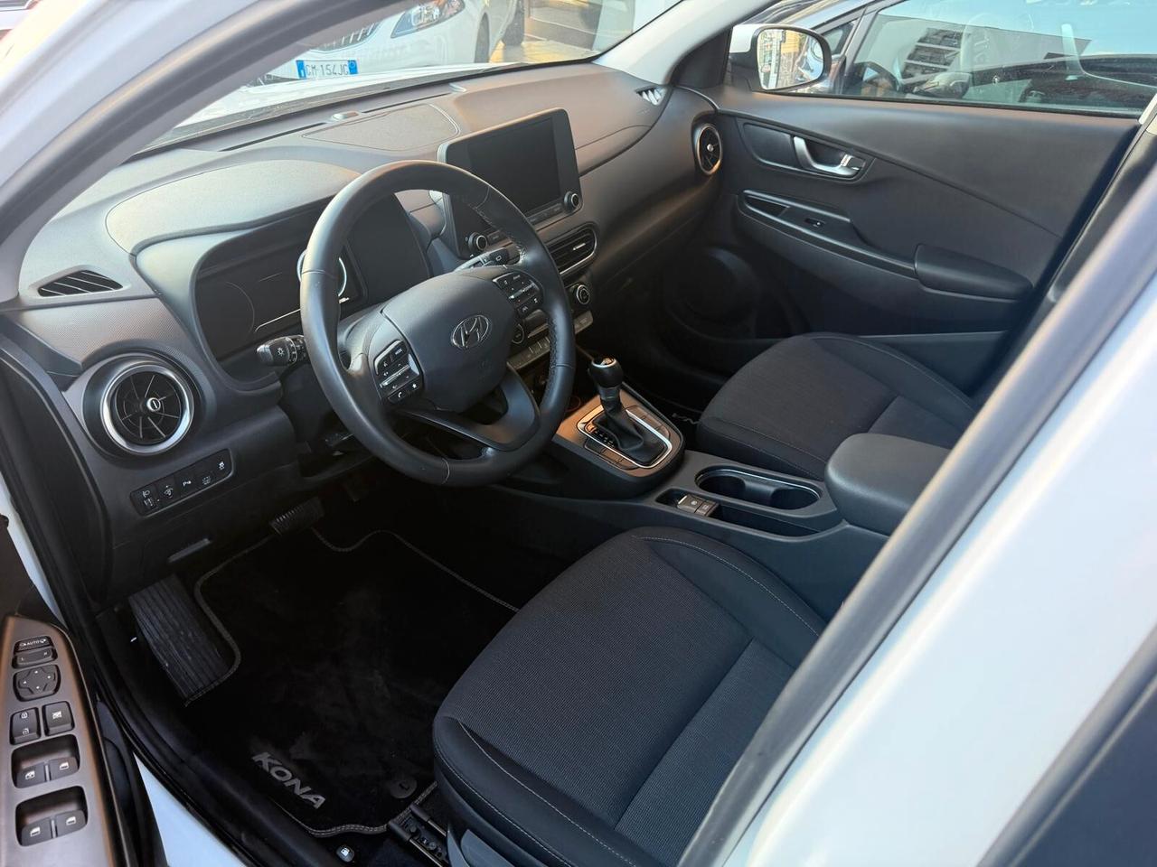 Hyundai Kona HEV 1.6 DCT full hybrid 142 cv