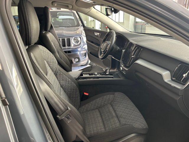 VOLVO XC60 B4 (d) AWD automatico Core