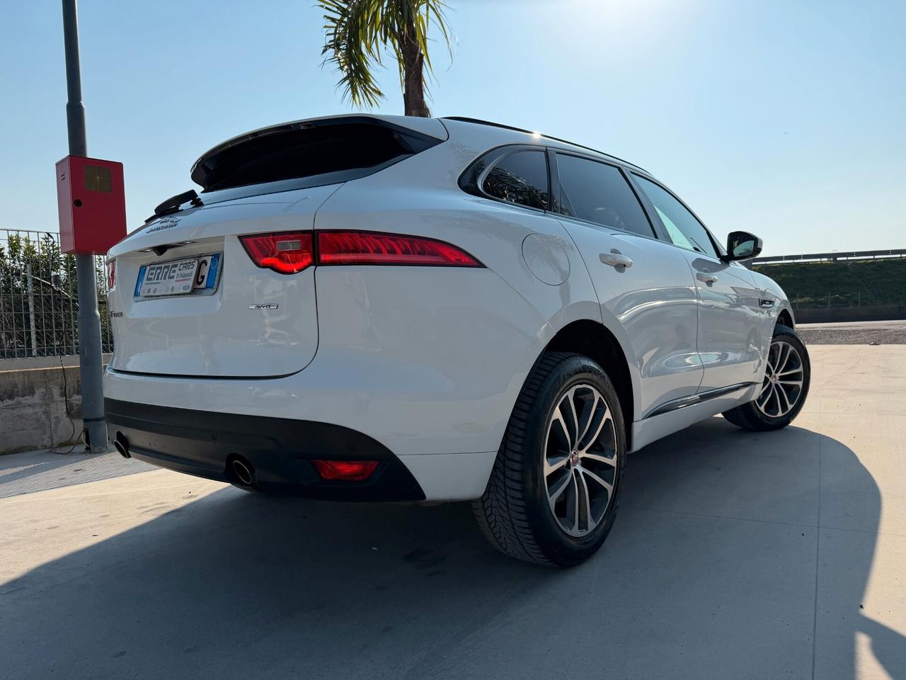 JAGUAR F-PACE R-SPORT 2017 2.0 DIESEL 241 CV *LEGGI