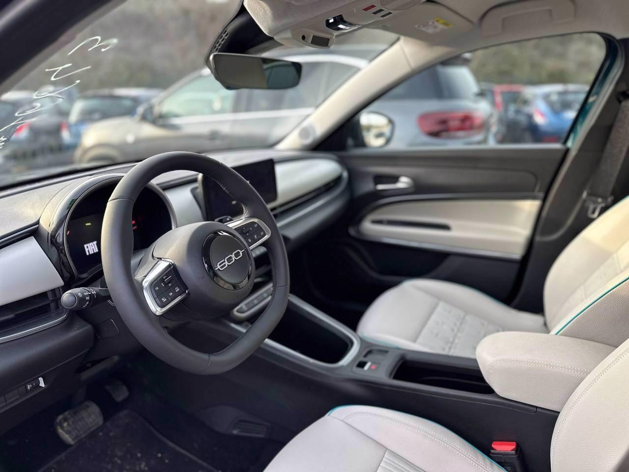 FIAT 600 IV 2023 - 600 1.2 hybrid La Prima 110cv auto