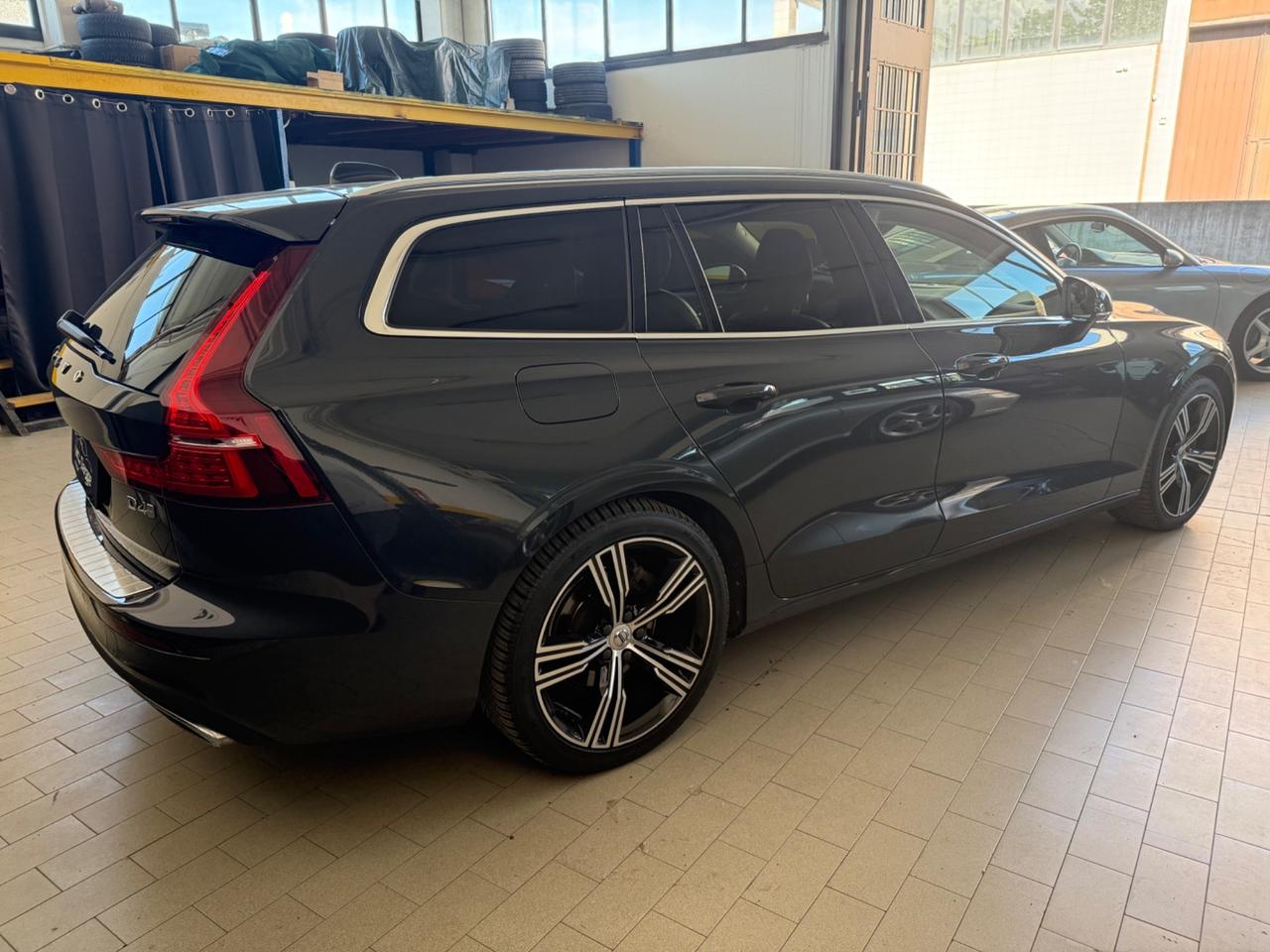 Volvo V60 D4 Geartronic R-design