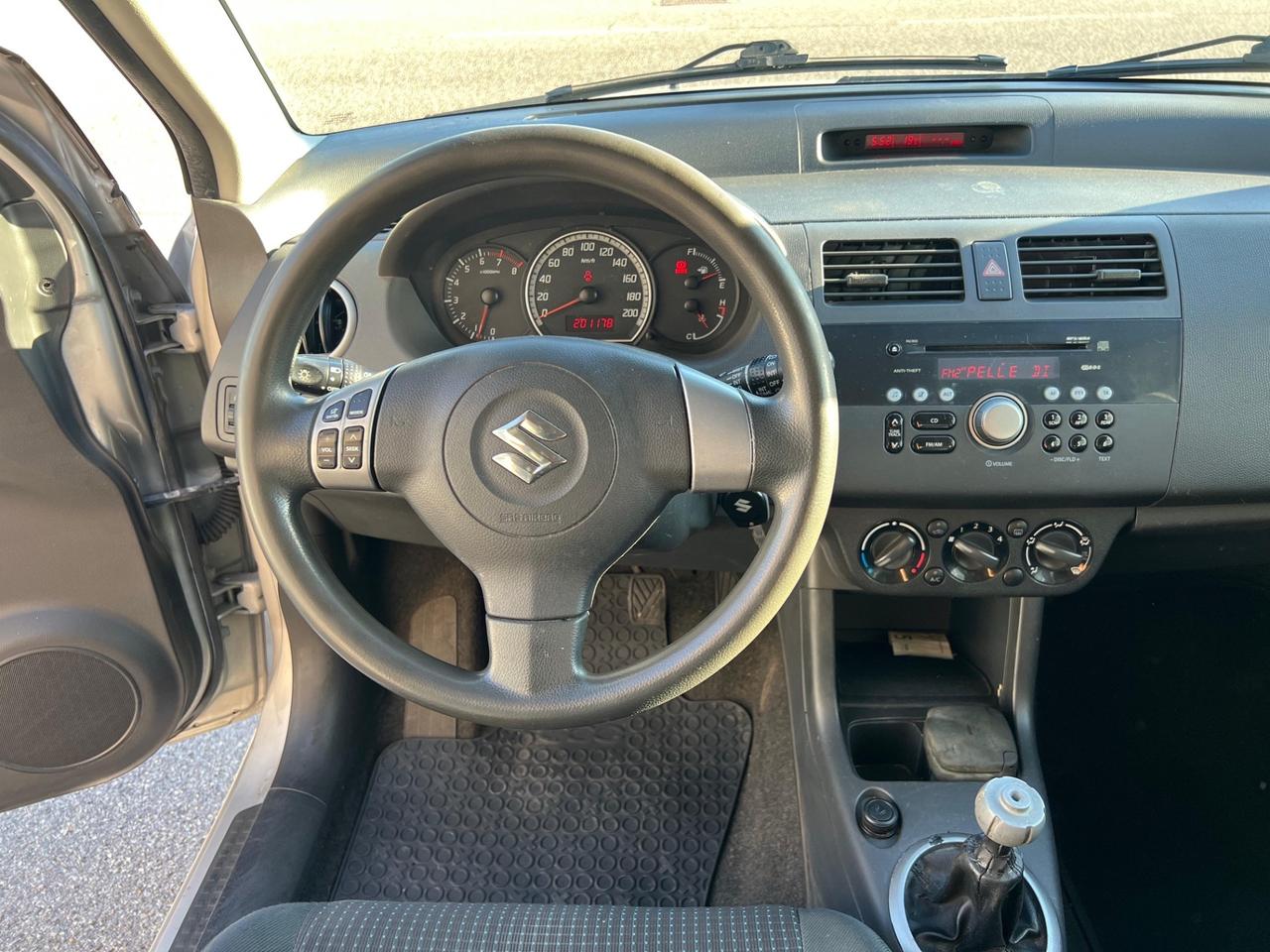 Suzuki Swift 1.3 Benzina. Ok Neopatentati