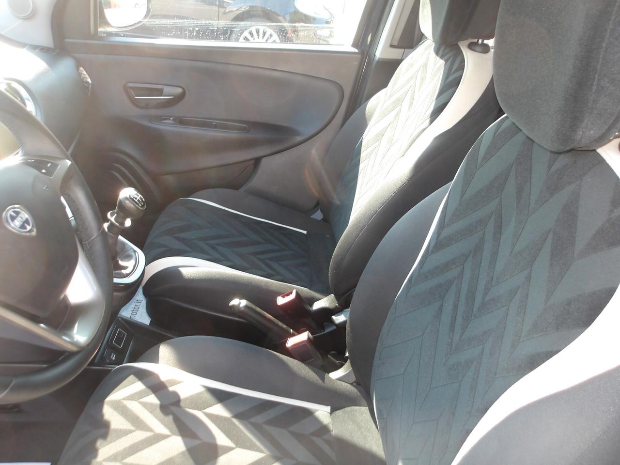LANCIA YPSILON 1.2 B/GPL-CASA MADRE