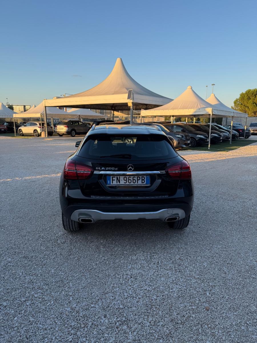 MERCEDES - Classe GLA - GLA 200 d Automatic Sport