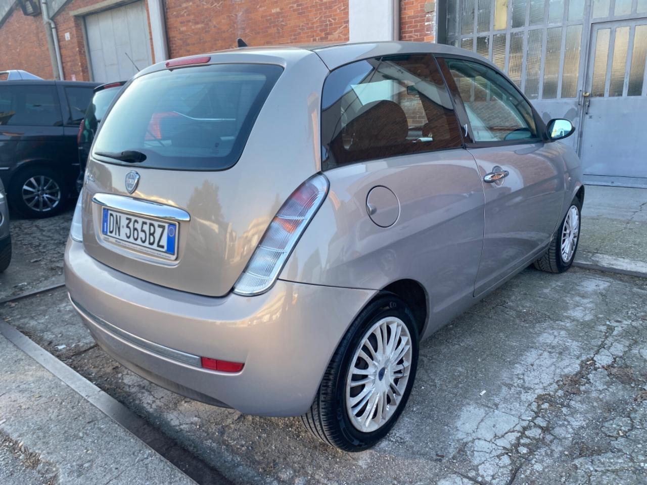 Lancia Ypsilon 1.2 Argento