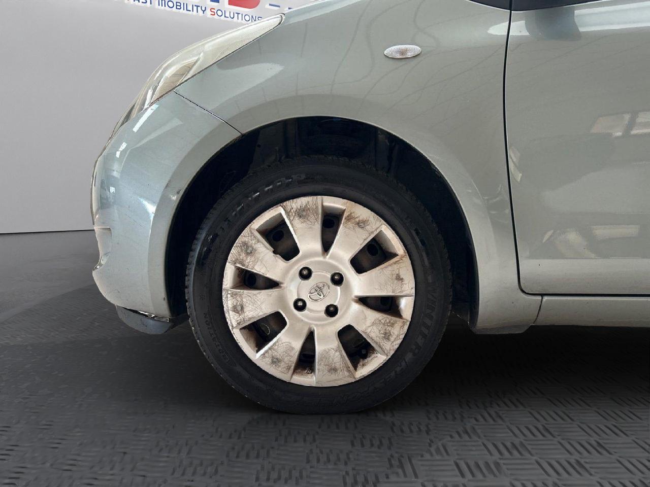 Toyota Yaris 5p 1.0 Sol