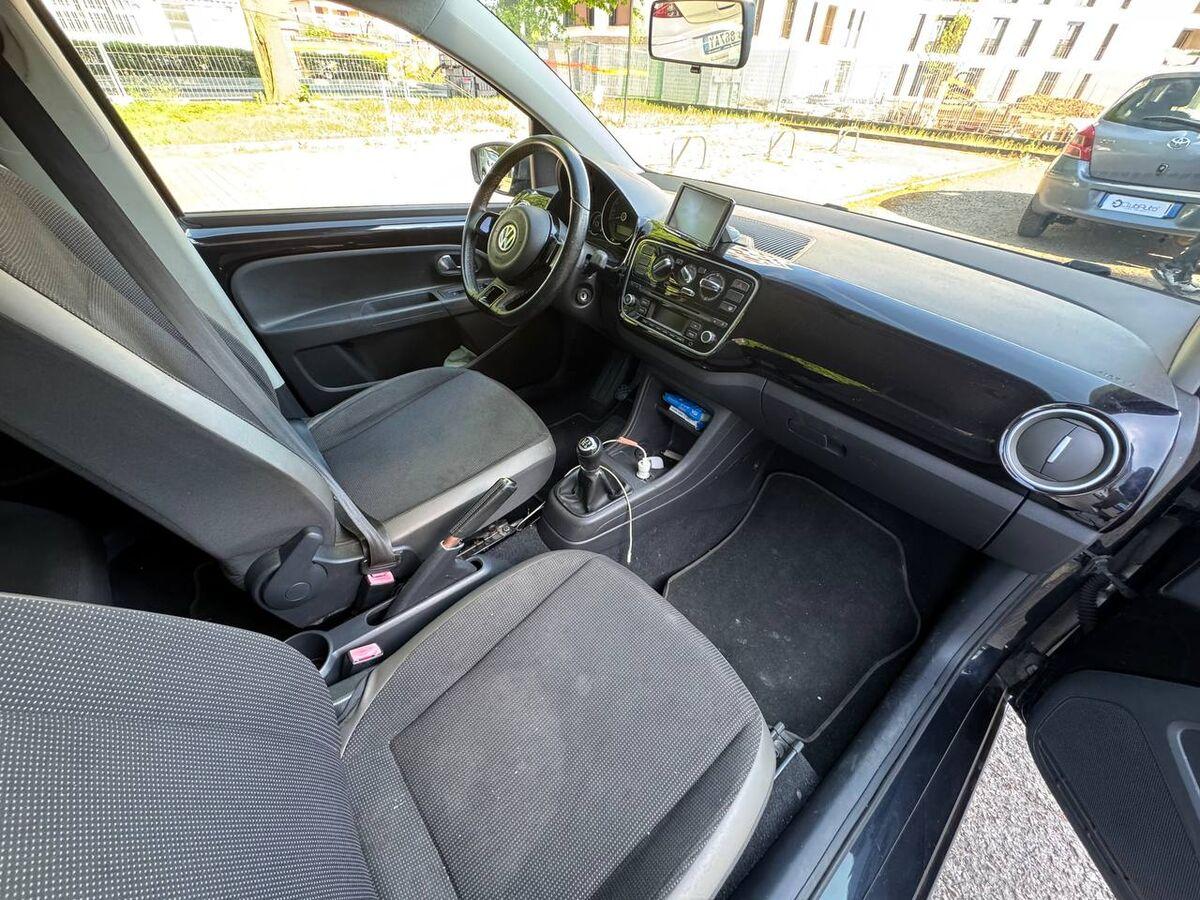 Volkswagen up! 1.0 Move up! 75cv 5p asg