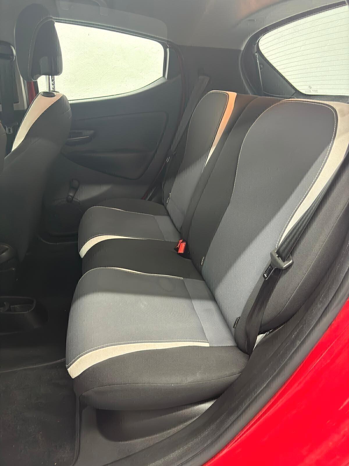 Lancia Ypsilon 0.9 TwinAir 85 CV 5 porte Metano Ecochic Elle