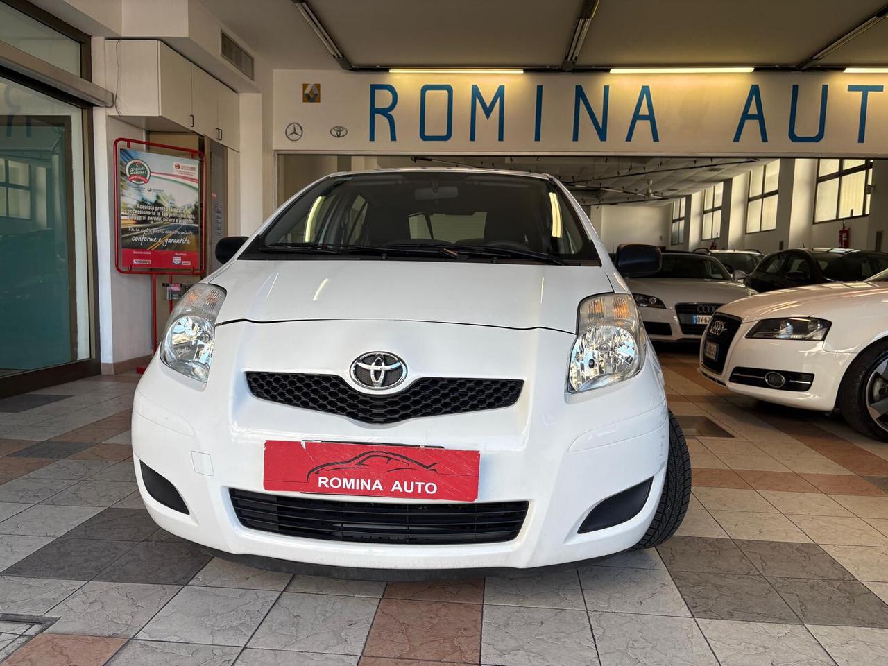 Toyota Yaris 1.0 5 porte