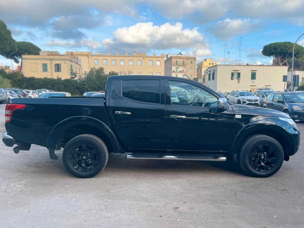 Mitsubishi L200 2.4 DI-D/181CV Double Cab Intense Hp Mivec