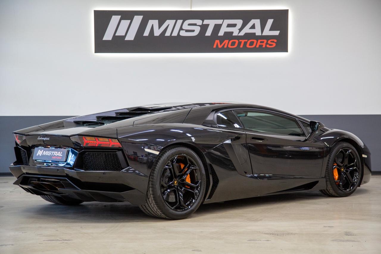 Lamborghini Aventador 6.5 V12 LP700-4