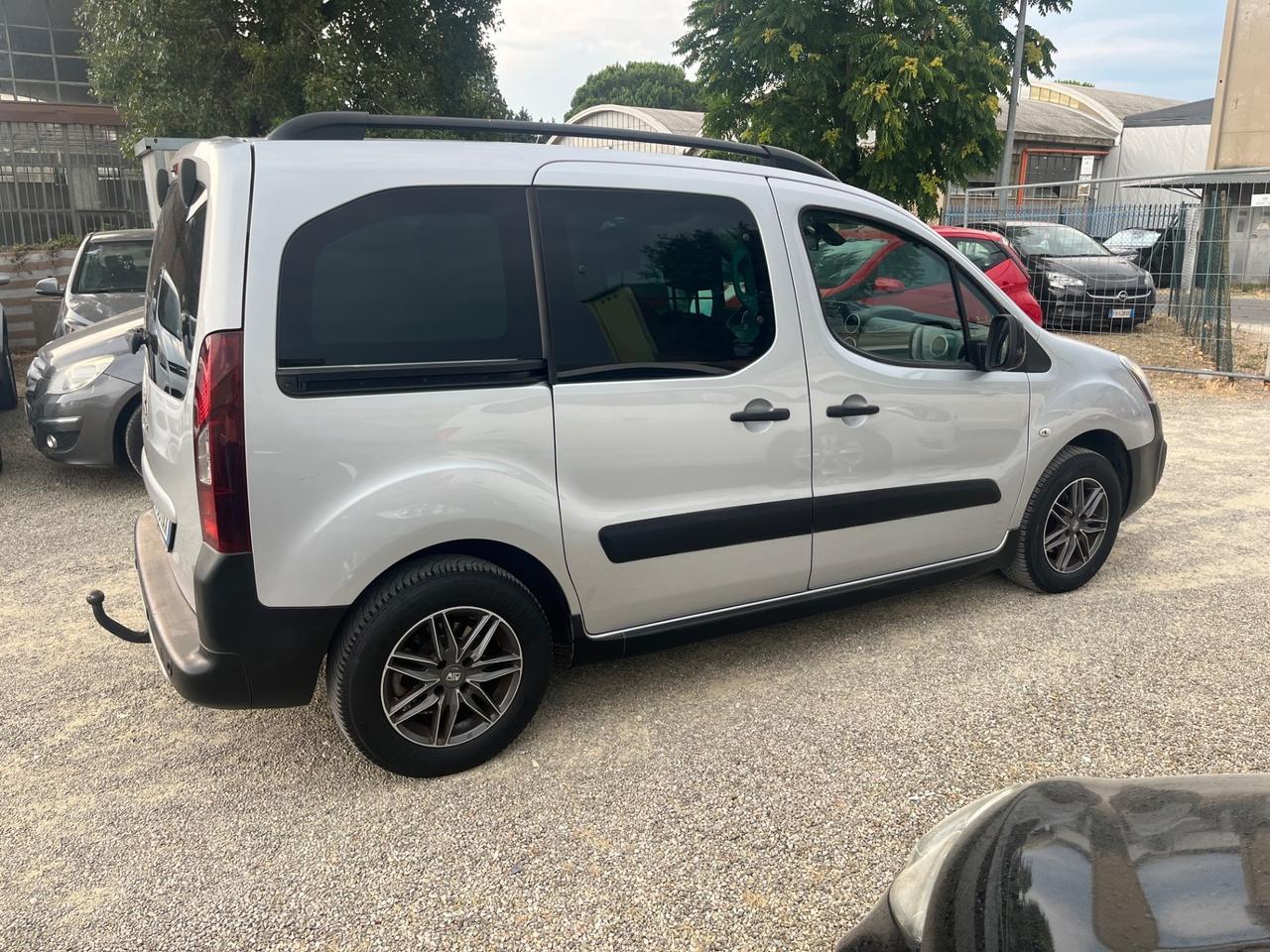 Peugeot Partner Tepee BlueHDi 120 S&S Outdoor