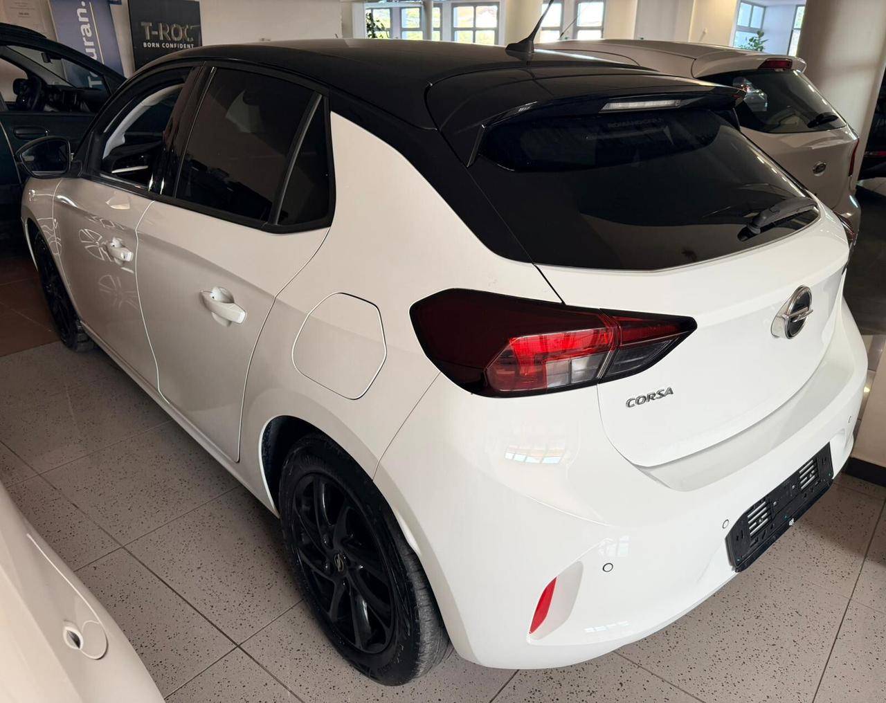 OPEL CORSA 1.2 B DESIGN & TECH