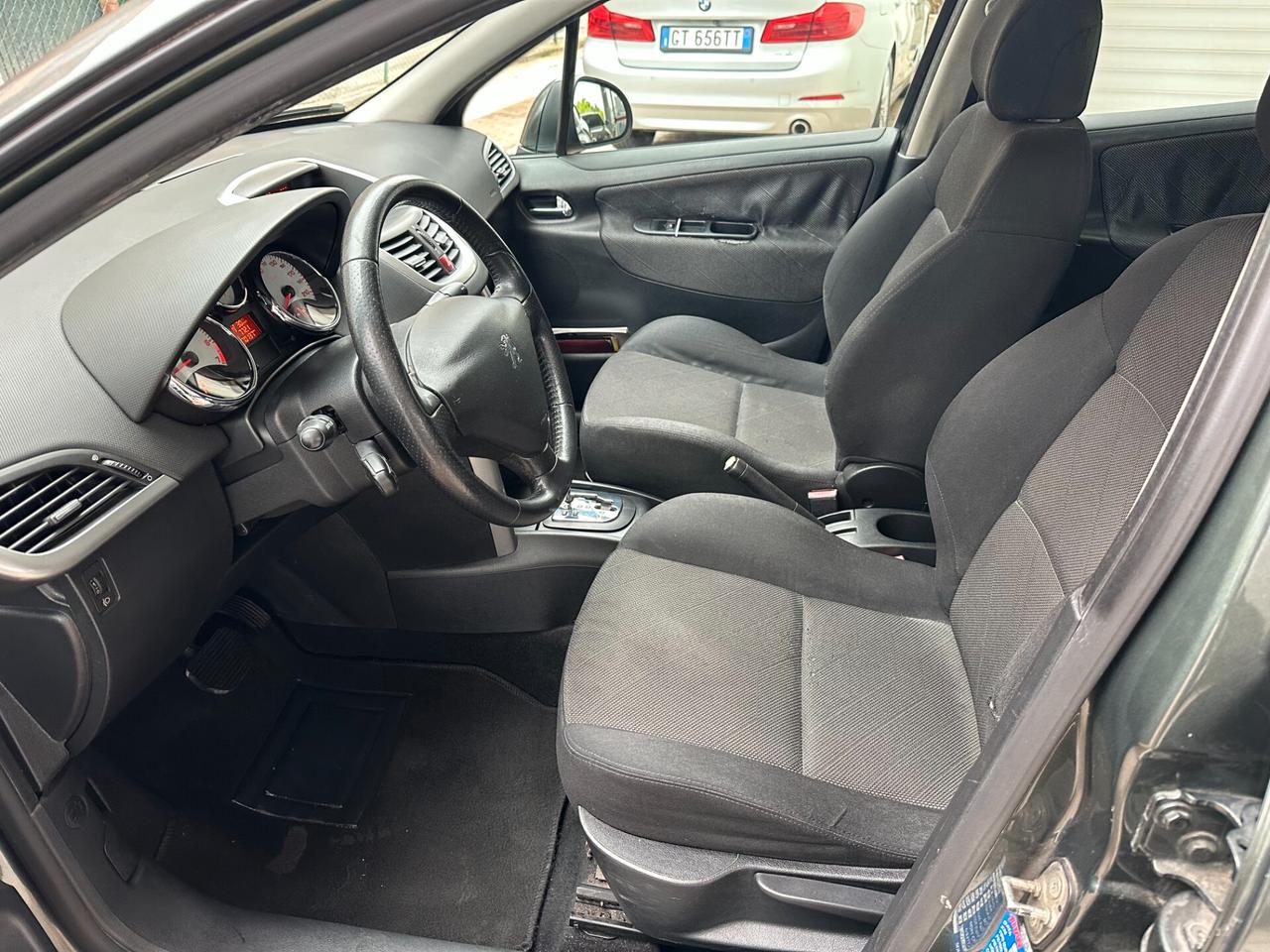 Peugeot 207 1.6 109CV aut. (12 RATE)