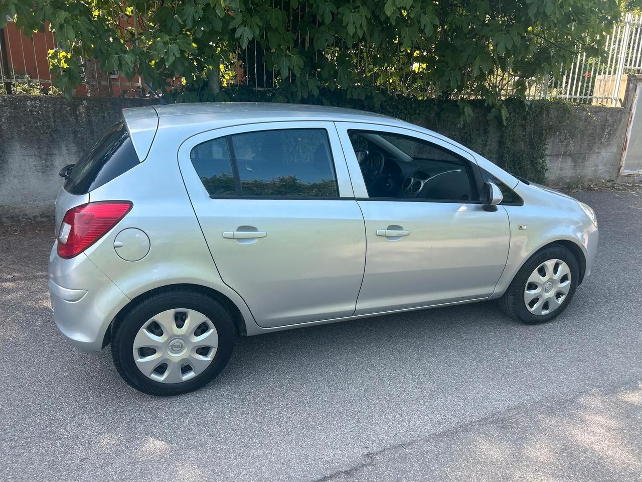 Opel Corsa 1.2 5P Cosmo