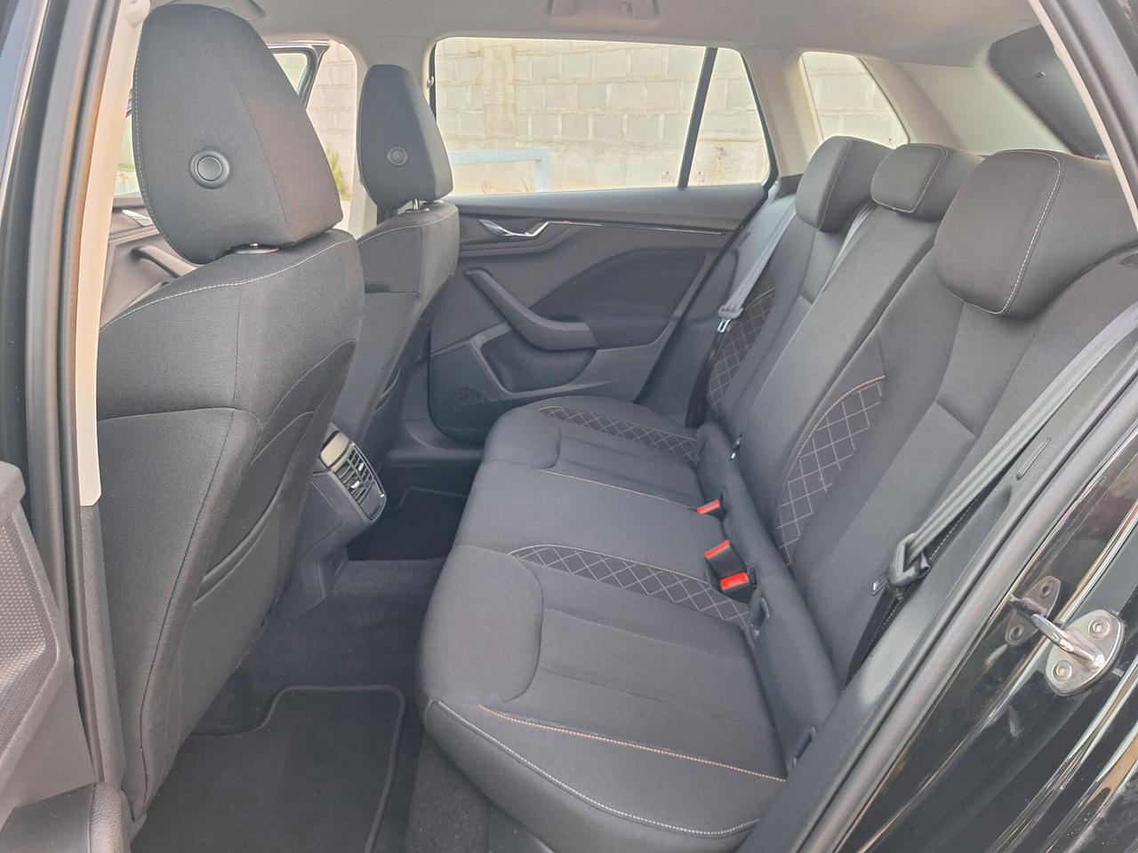 SKODA KAMIQ AMBITION 1.0 TSI 110cv DSG NAV 08/2023