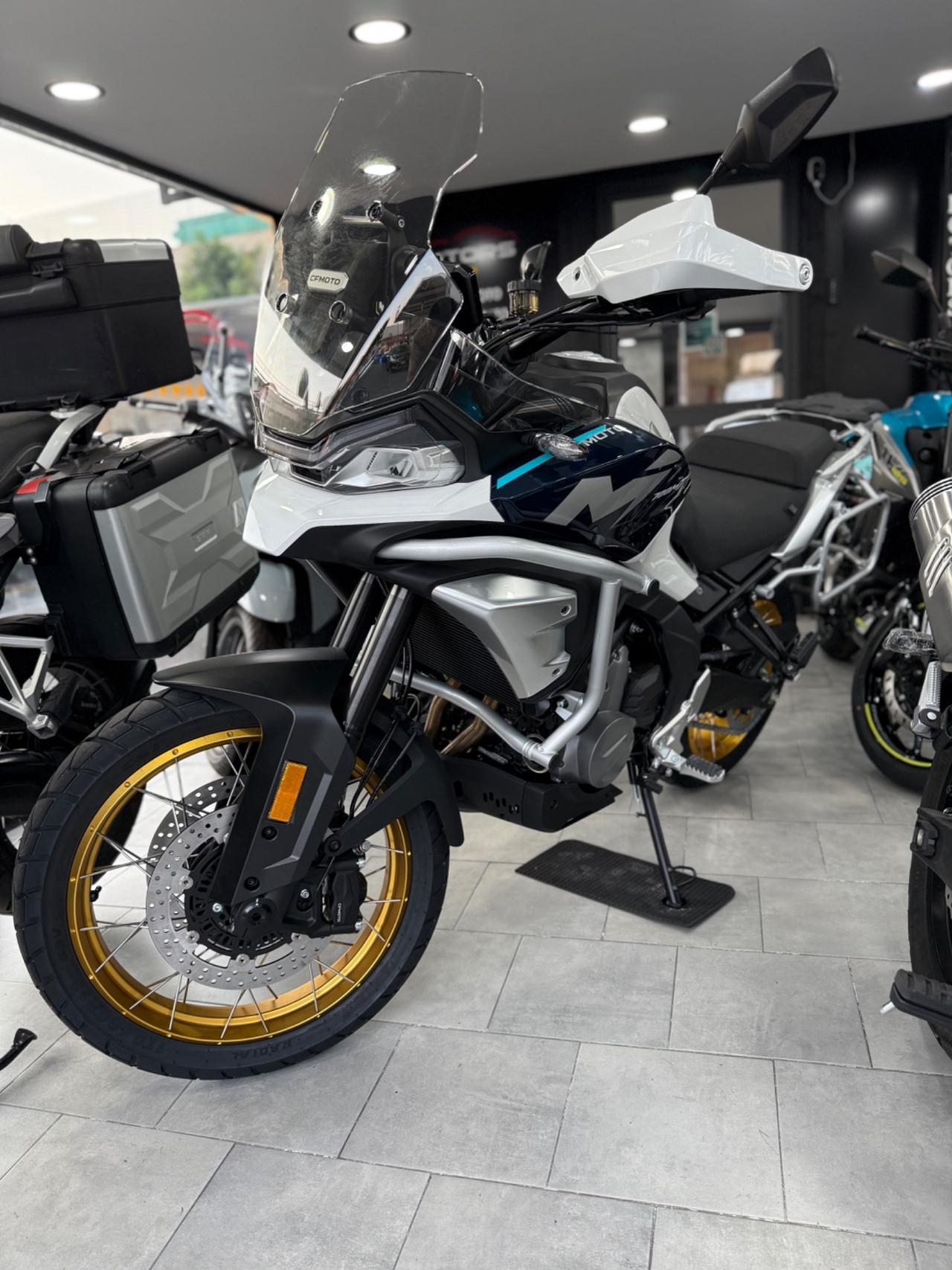 CF MOTO 700MT ADV NUOVA PRONTA CONSEGNA