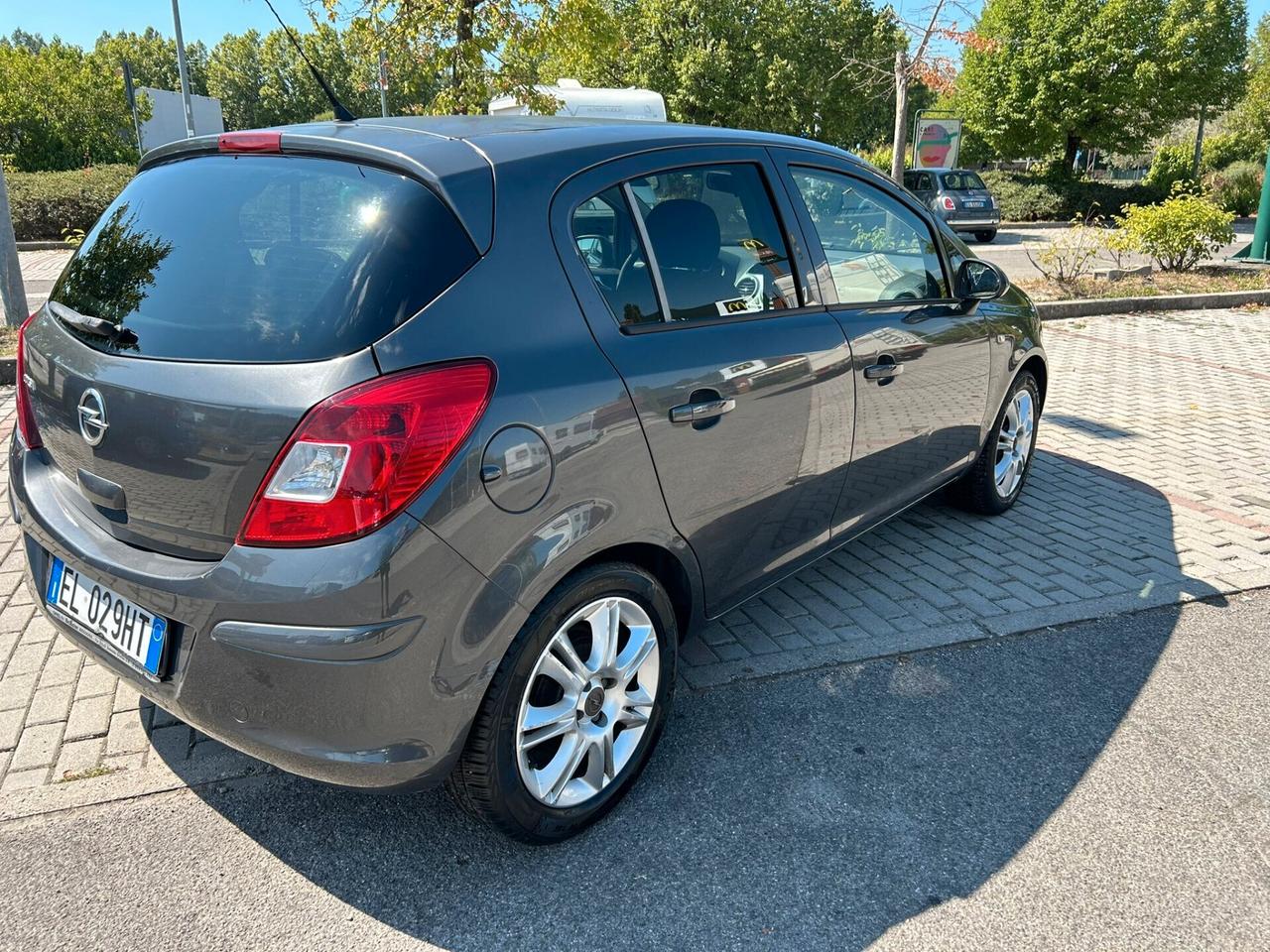 Opel Corsa 1.2 85CV 5 porte GPL-TECH One