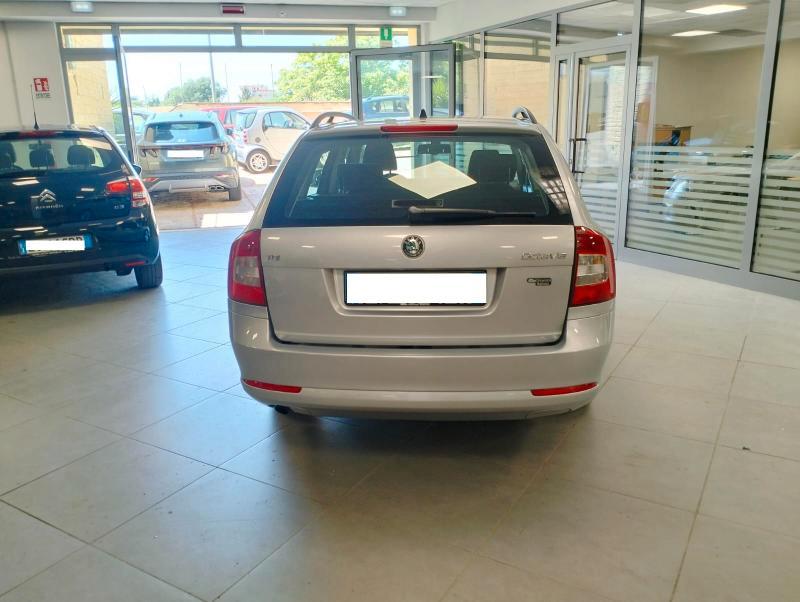 Skoda Octavia Berlina Octavia 1.6 tdi cr SW KM 149000