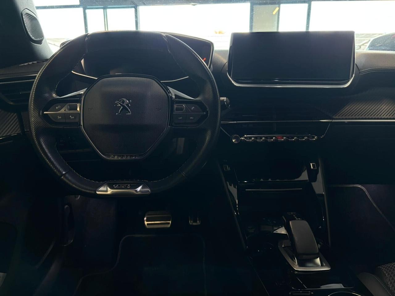 Peugeot 2008 GT LINE motore elettrico 136 CV SPOTICAR