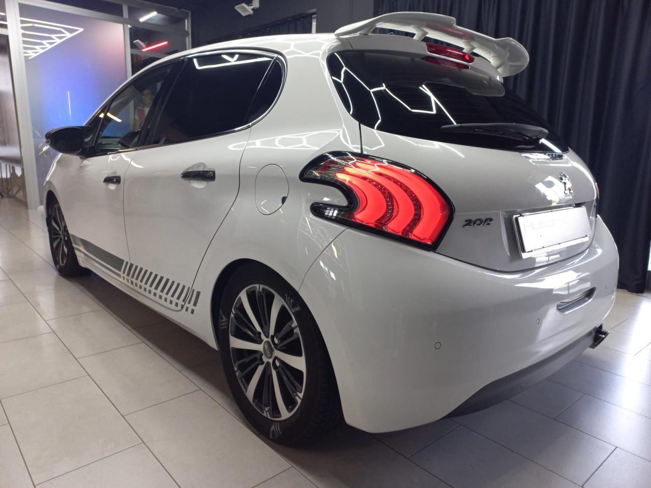Peugeot 208 PureTech 82 5 porte Allure