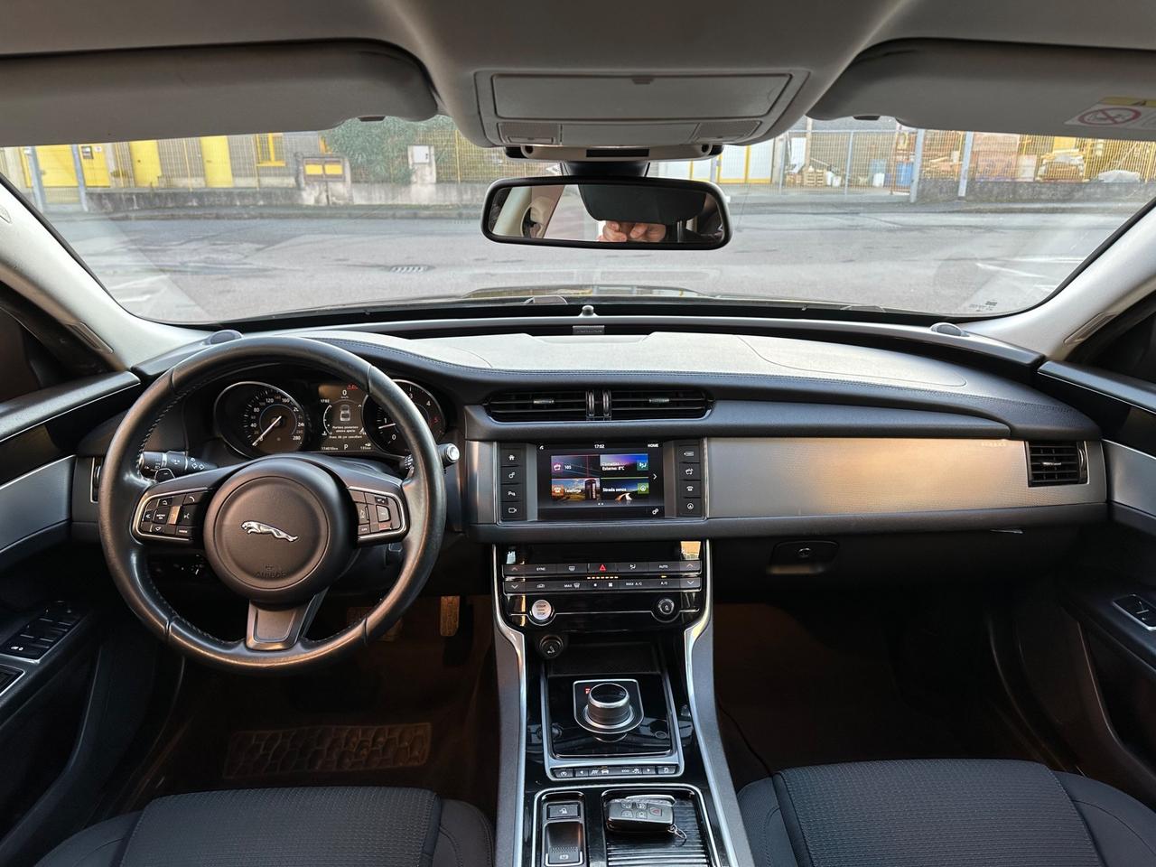 Jaguar XF 2.0 D 180 CV aut. Pure